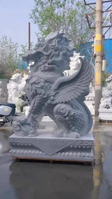 汉白玉飞天麒麟,带翅膀的石雕麒麟