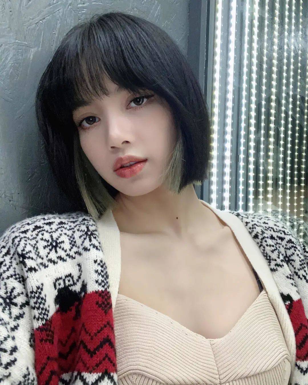 lisa爱短发