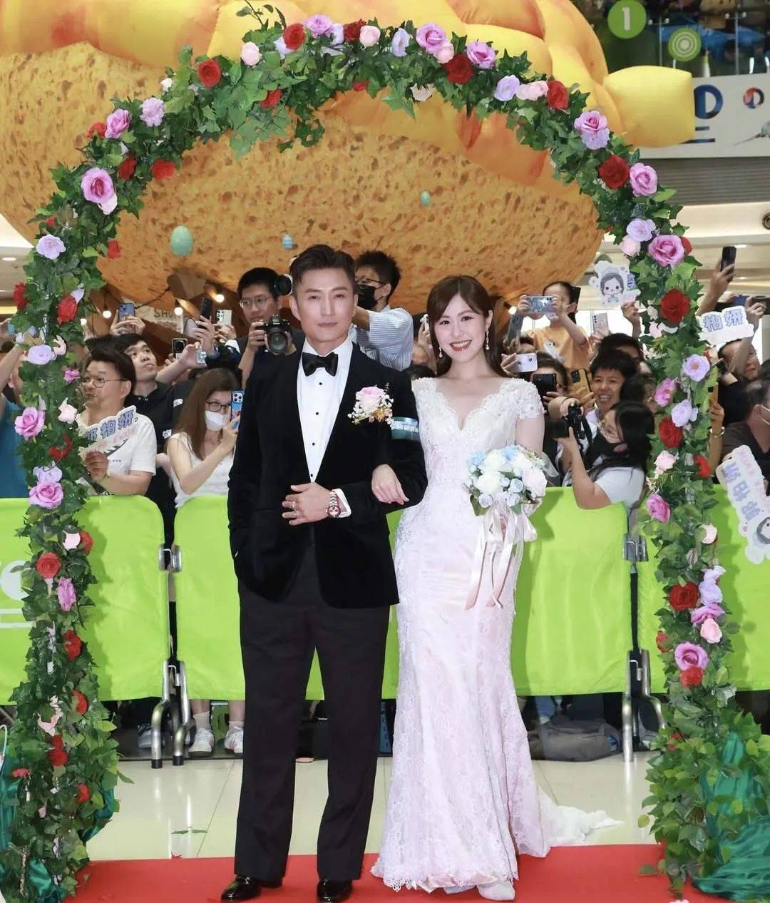 TVB夺命提示大结局在即女主演全员婚纱亮相刘佩玥现场被催婚(图6)