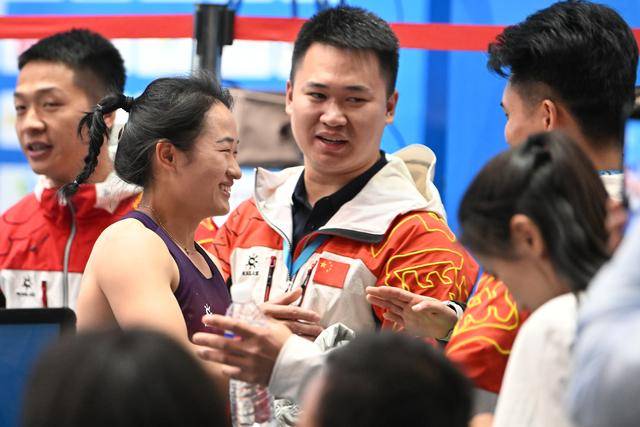 张少琴斩获攀岩世界杯（吴江站）女子速度赛冠军