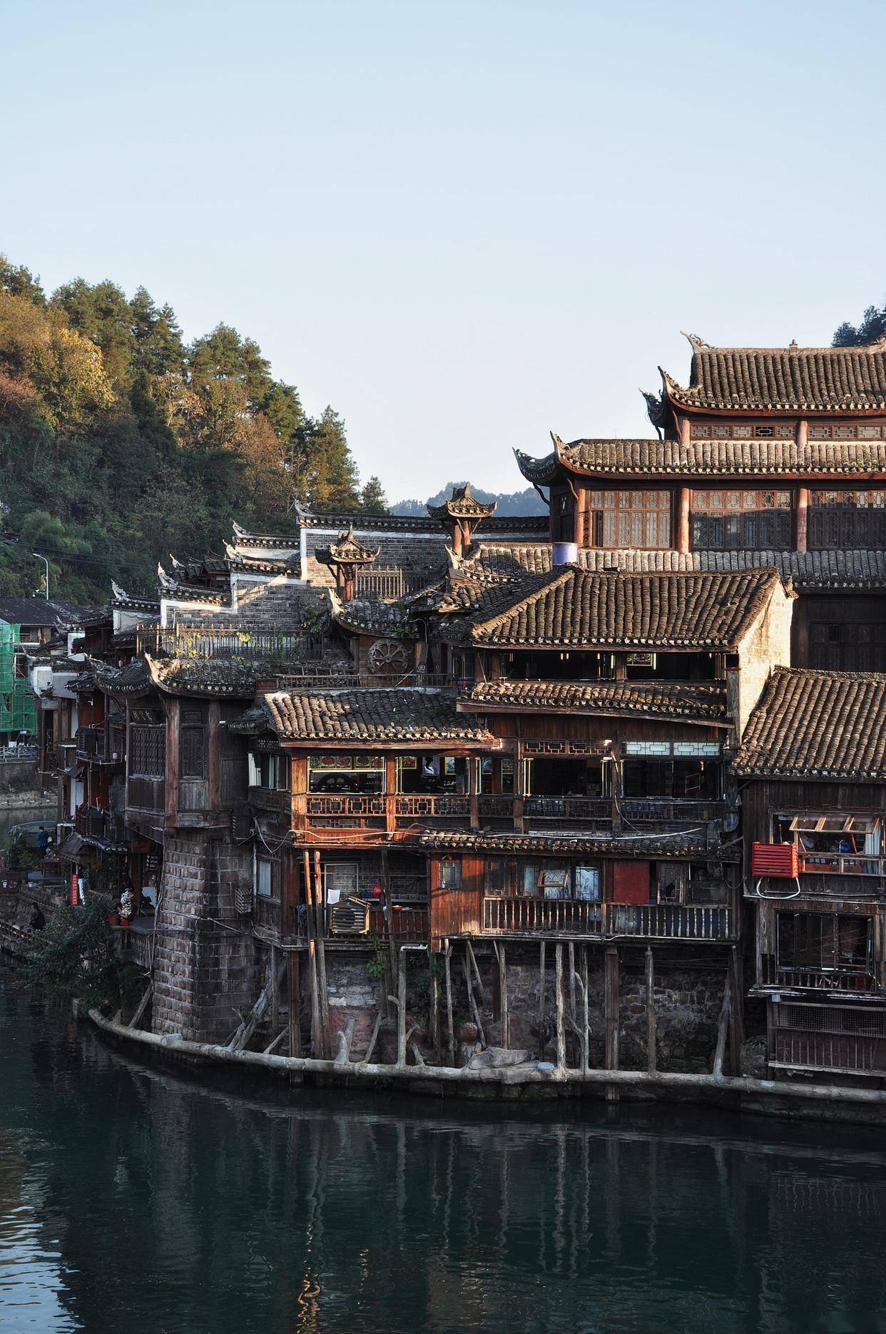 凤凰古城深度旅游攻略:湘西风情与时光慢旅