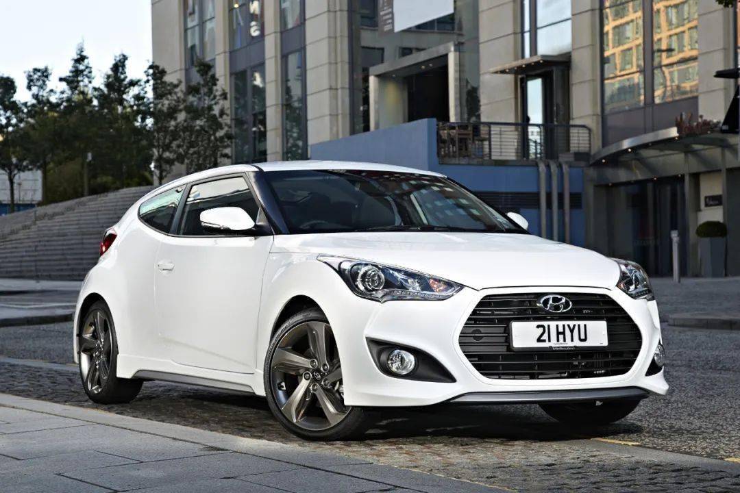 现代veloster以颠覆性的车门设计和精准的市场定位,成为紧凑型轿跑