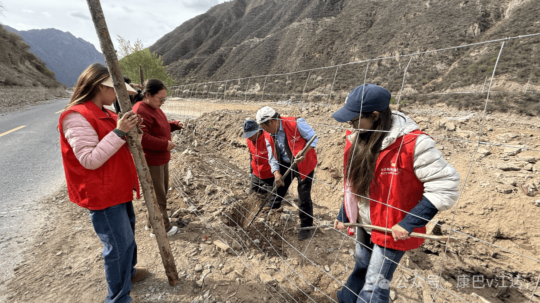 岗托镇岗托村开展"我为群众办实事"实践活动