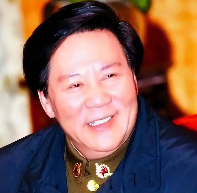 1983年杨尚昆见到古月后，气愤不已：毛主席可不是你这个样子的！