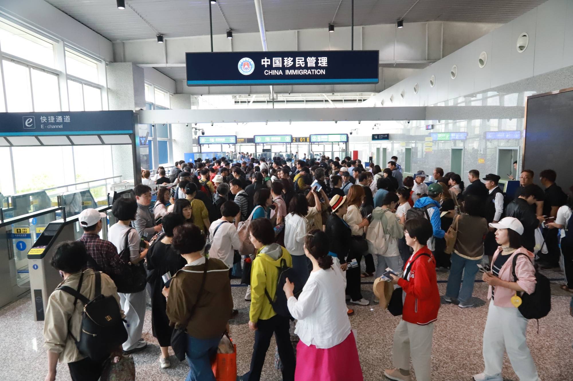 前4个月湖南边检总站查验出入境人员50.2万人次_外籍_旅客_口岸