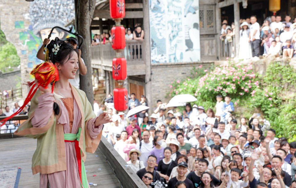 成都文旅集团旅游资源整合__十八大文化大繁荣