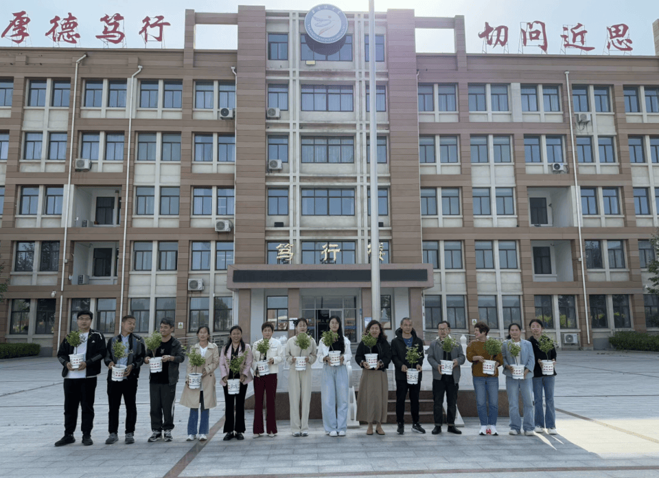 利津县盐窝镇中心小学举行“月度护导示范班级”评选活动_进行_管理_言行
