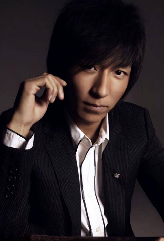 陈羽凡现状:低调生活,50岁胖到认不出,17岁儿子1米8长得像妈