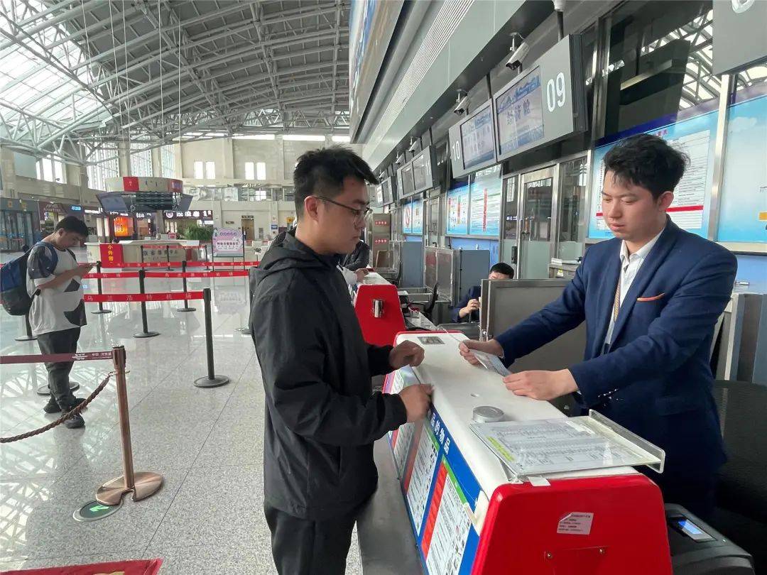 乌兰浩特机场:金牌服务提升满意度