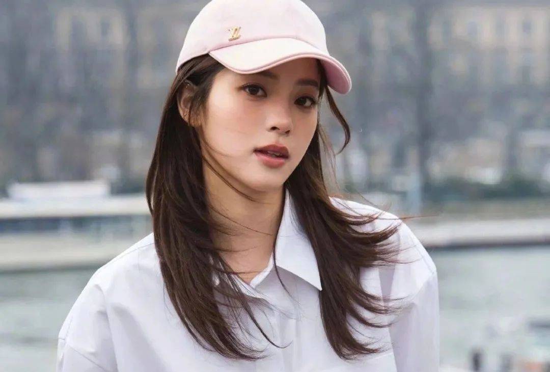 台当局威胁欧阳娜娜等20多名艺人，扬言查处亲中艺人