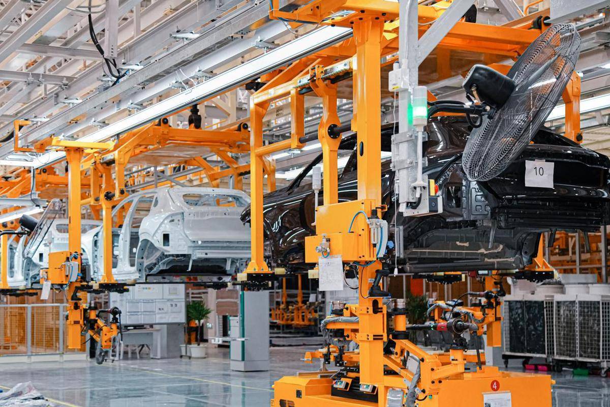 长安汽车泰国罗勇府工厂车间(企业供图)5月16日,一辆右舵版深蓝s05在