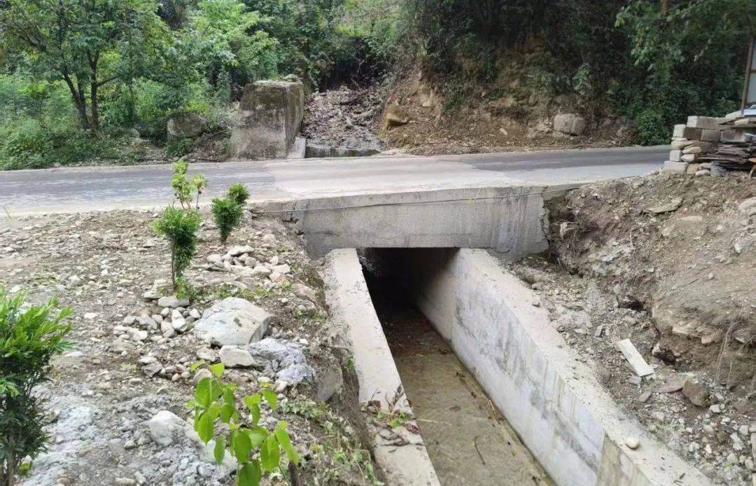老窝镇这一涵洞完成升级改造 群众"揪心路"变"安心路"