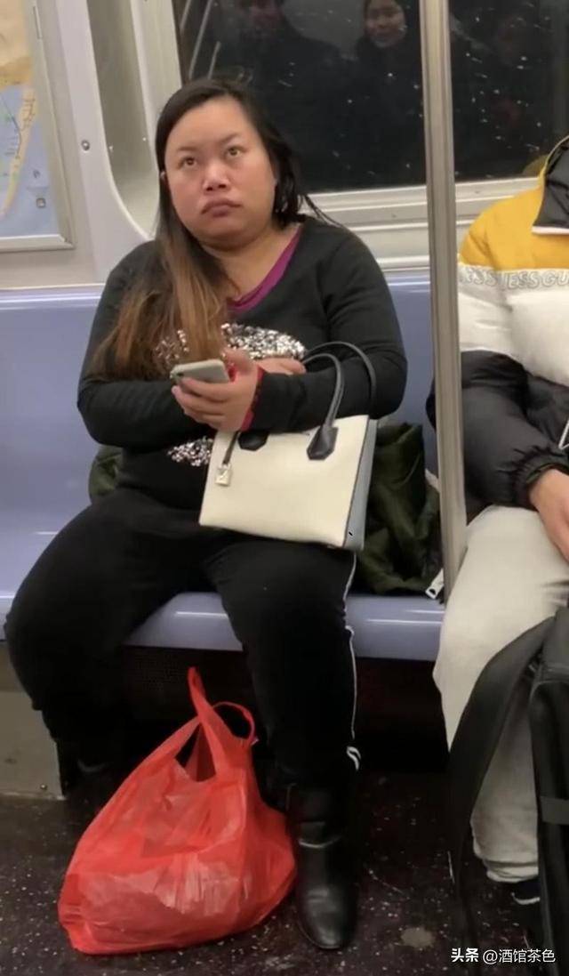 凤姐近况罕见曝光：40岁身材臃肿，牙齿脱落没钱修，后悔当初出名