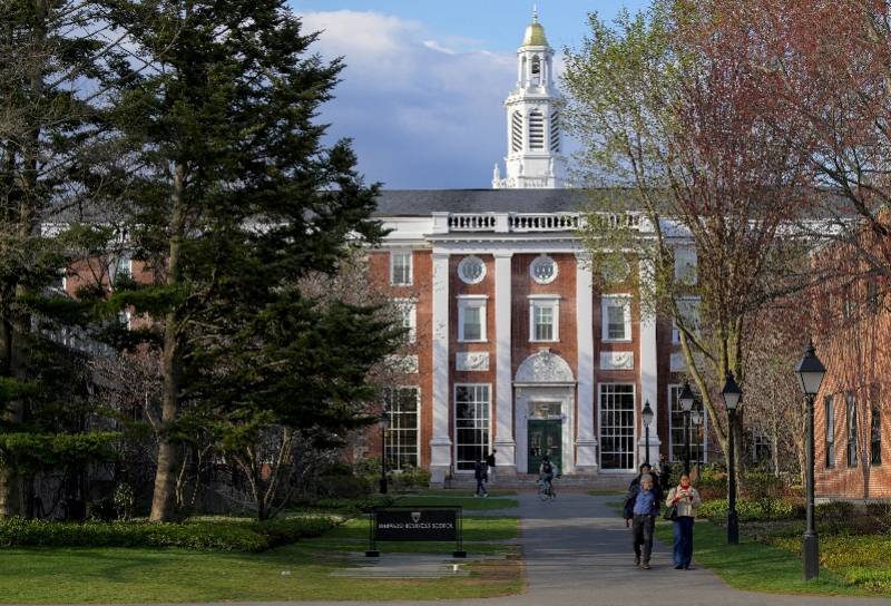 哈佛大学答南都：国际学生禁令前所未有，对非法报复强烈谴责