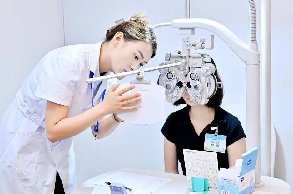 眼视光学