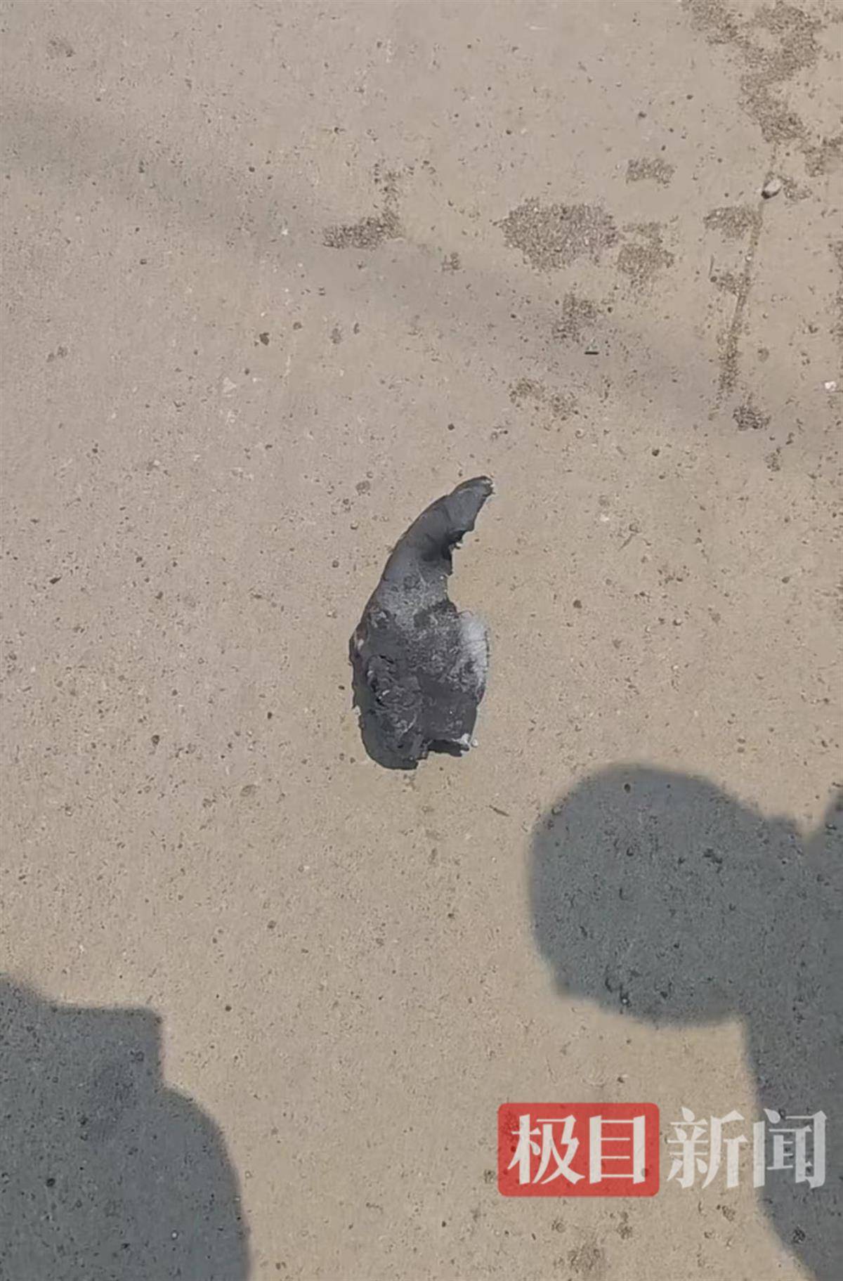 亲历者讲述山东高密化工厂爆炸：有厂房玻璃全被震碎，飞溅的金属碎片砸伤1公里外的工人
