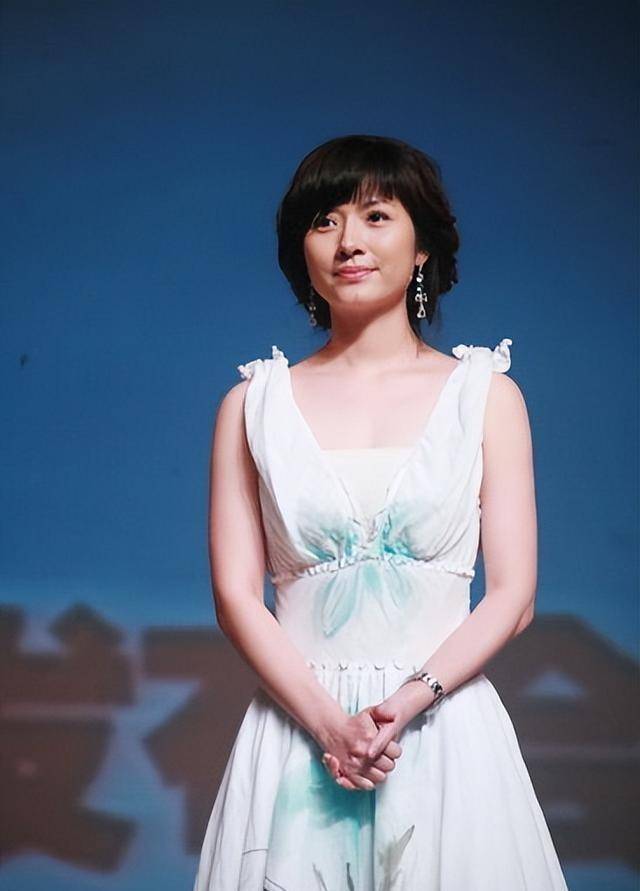 吉雪萍老公送幼儿园给女儿_吉雪萍 主持人 生涯回顾 _ 吉雪萍 家庭生活 经历分享 