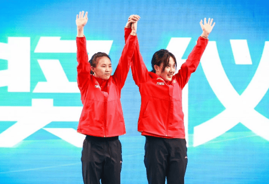 陈芋汐与掌敏洁的双人10米台夺冠后遭遇网络暴力，抖音官方严厉回应