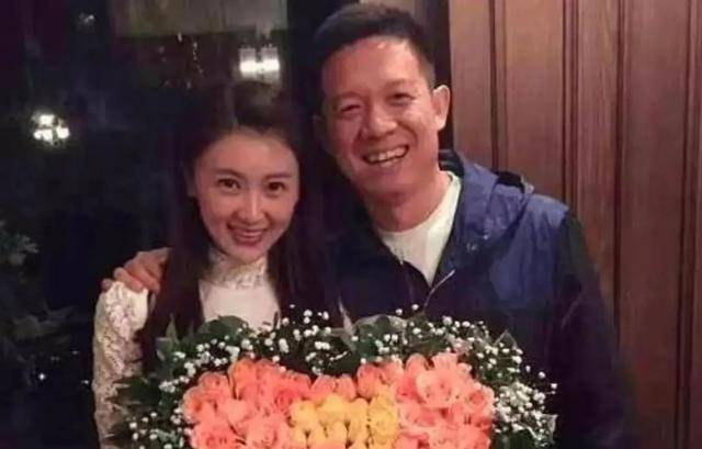 贾跃亭谈散户数度哽咽：都是散户支持，是散户救了我们的命
