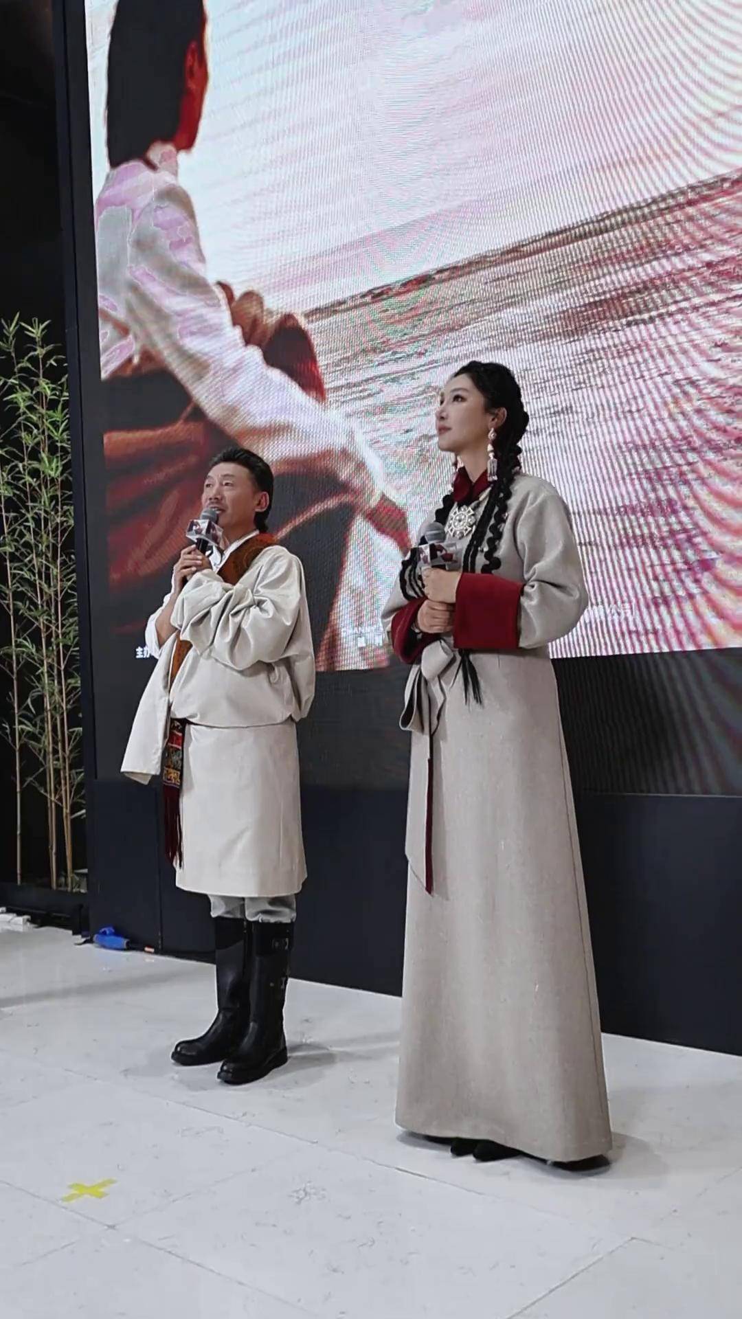 容中尔甲 旺姆新专辑《天唱》十年磨一剑