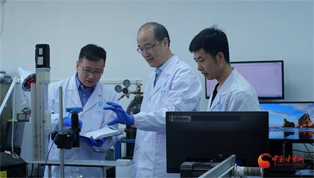【青春华章·重走西北角】中国科学院兰州化物所：七十载扎根西北 青春逐梦科技报国