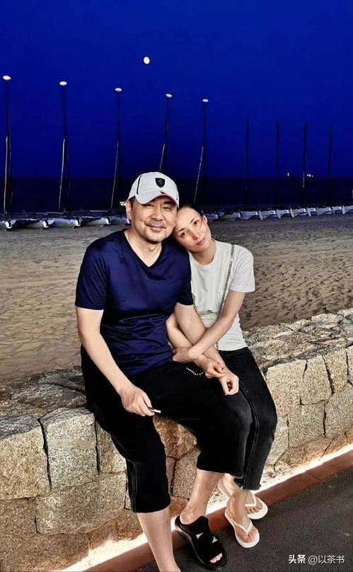 演员吴越现状:与书法作乐,53岁仍无儿无女,如今与父母相依为命