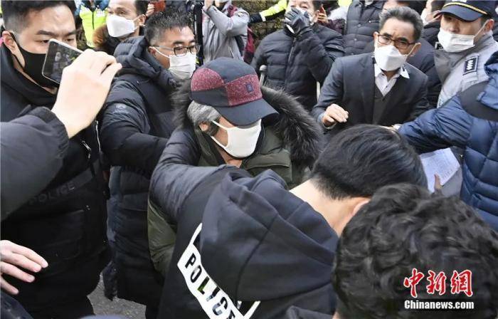 多次未经允许外出，“素媛案”凶手赵斗淳再次被拘留 -华闻时空