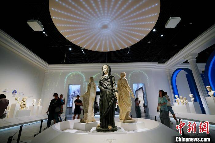 “文明的史诗：来自地中海的古典雕塑艺术”展吸引民众观展__“文明的史诗：来自地中海的古典雕塑艺术”展吸引民众观展