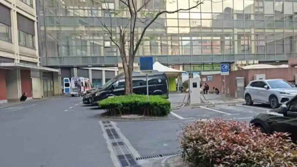 立刻评｜救护车800公里收费2.8万
，是否“天价”应彻查
