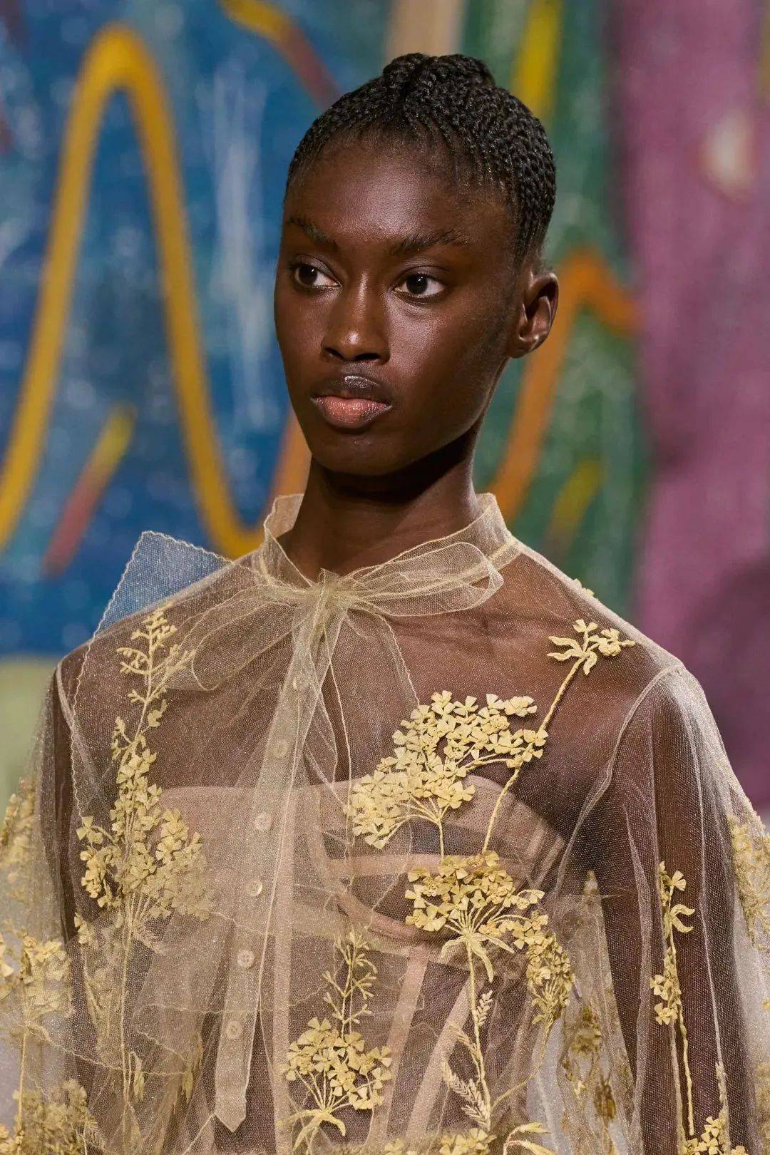 christiandior2025春夏高定系列于童趣间筑梦浪漫洛可可