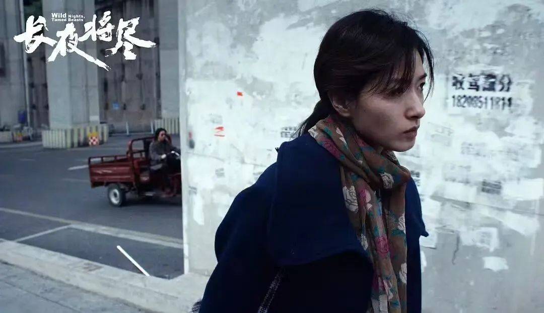 白袜体育生打飞机:湖南女演员万茜，上海电影节拿下“影后”，她用作品证明了自己