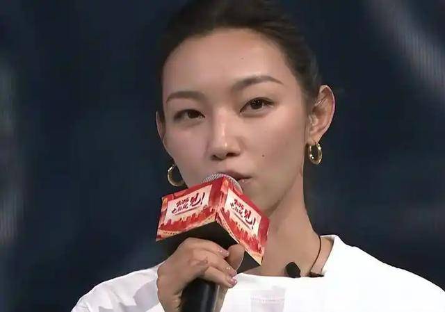 新华社出手！直接点名那尔那茜，领导父母受牵连，资本都救不了她