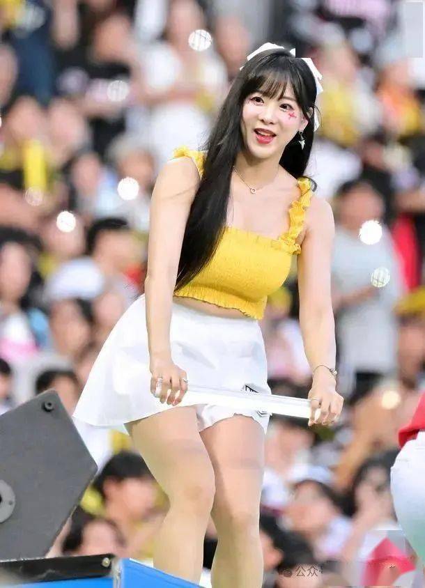 韩网红啦啦队长宣布结婚，准新郎是小三岁啦啦队长 插图3