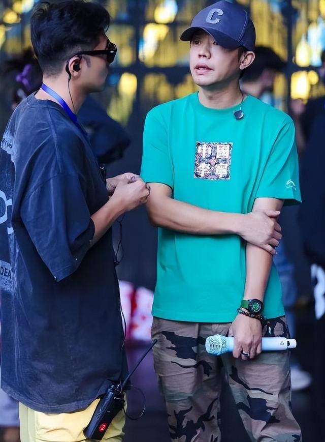 凤凰传奇被曝遭封杀！演唱会取消后不到48小时，传来3大重磅消息