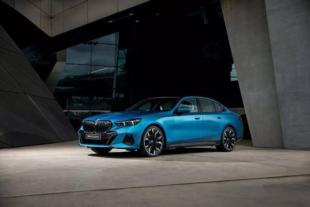 BMW 5系“马尔代夫蓝”特供限量版:国内未来可能会有引入计划吗?_搜狐汽车_搜狐网