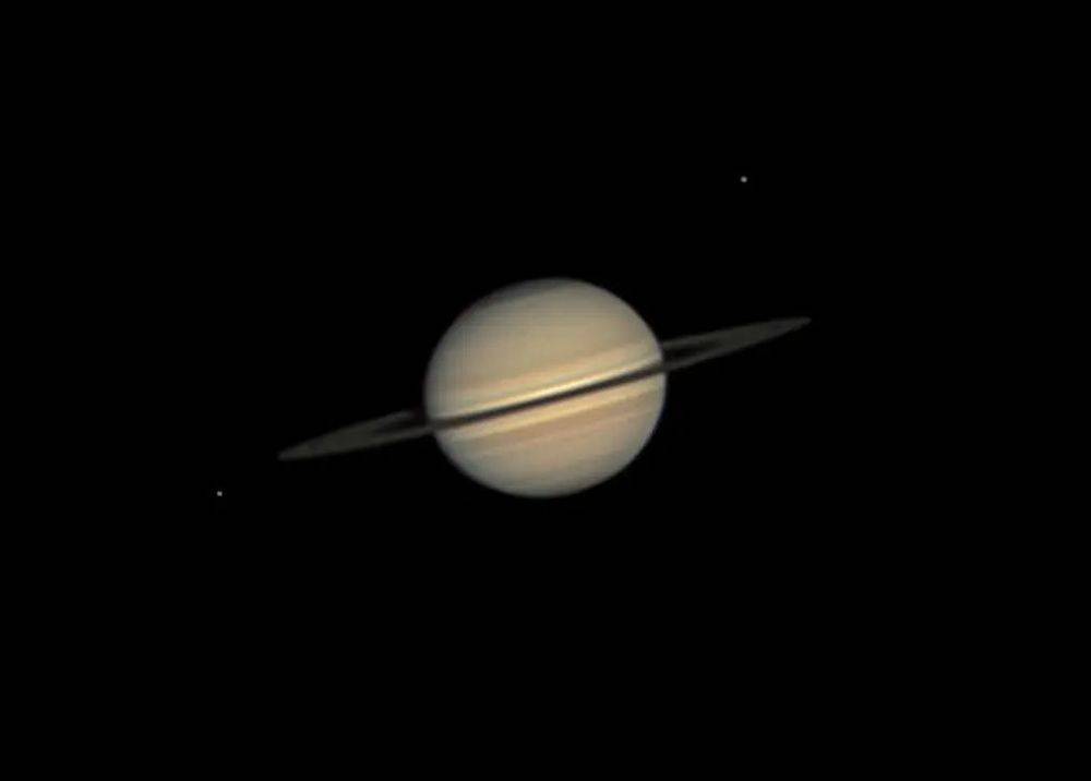 时隔36年，海王星与土星再次近距离“相聚”夜空