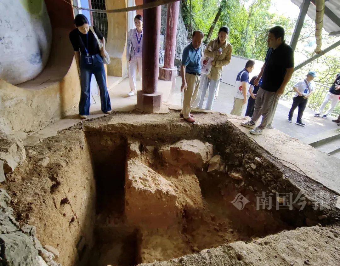 柳州发现3万年前古墓，女性墓主蜷缩长眠，牙齿万年不腐