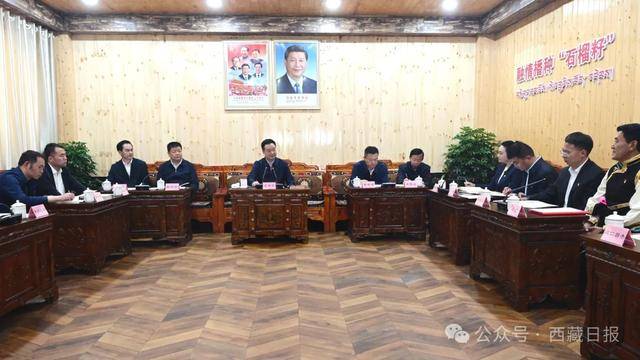 老公每天都要哄 暴躁的螃蟹: *** 自治区党委书记王君正专程到嘎拉村，传达 *** 总书记重要回信精神并共同学习贯彻