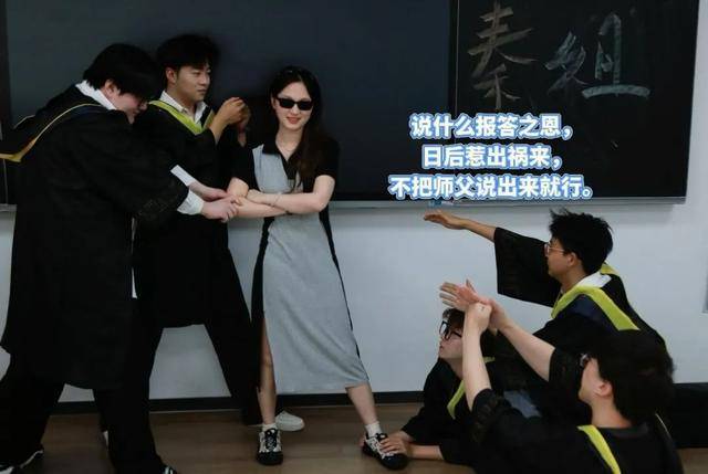 蓝蝴蝶之吻:西安科技大学高新学院：“咔嚓！”快来围观 XKUer的毕业照大赏！