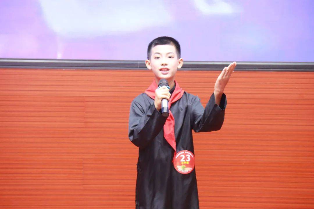 太阳落日前小说:童心讲述红色故事 红领巾传承革命精神——2025年来宾市“红领巾讲解员”风采大赛成功举办