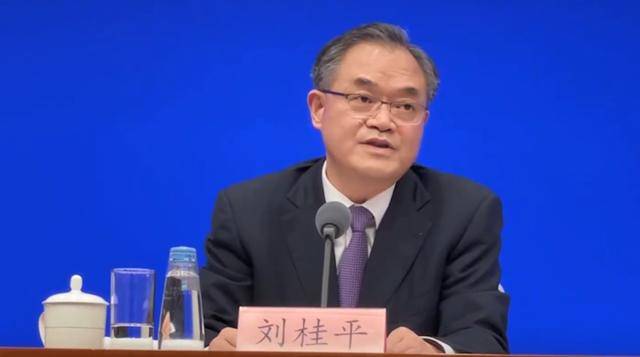 武林外史同人之我是朱七七:中候补履新直辖市市委副书记后，再兼新职