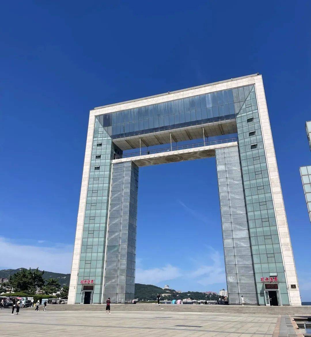 赏海上壮美风光俯瞰威海市区景色打卡地标式建筑