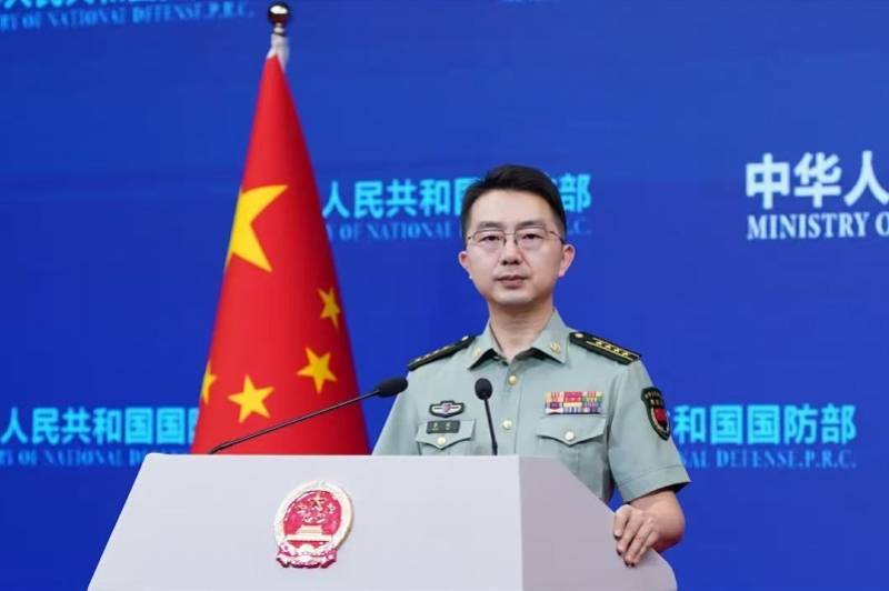 大量外国船在霍尔木兹海峡挂五星红旗，国防部：公道自在人心