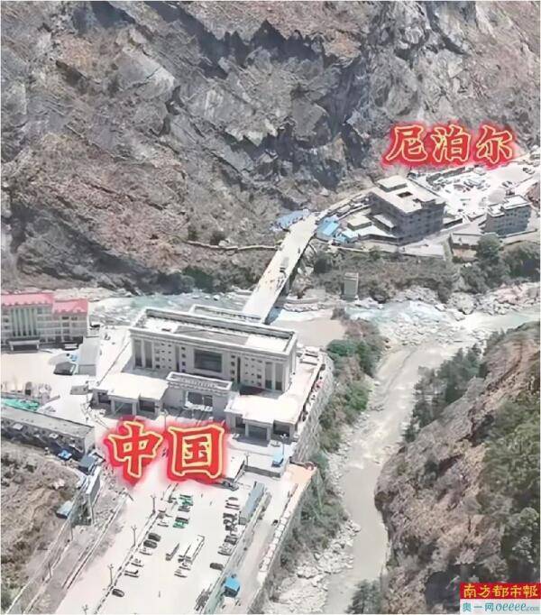 西藏吉隆港口的泥石流导致17人失去联系