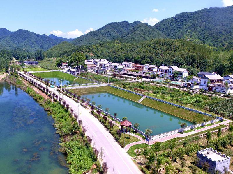 记住历史并记住烈士