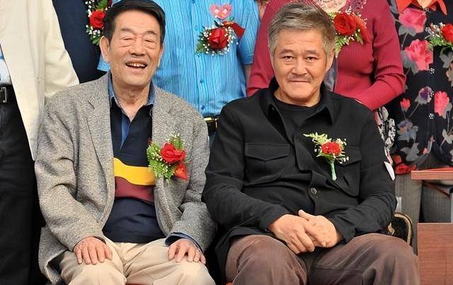 赵本山给杨少华送花圈，落款老师引争议，灵堂成修罗场，杨议哭晕