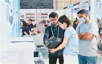 中国服务机器人何以在全球脱颖而出