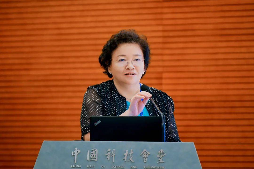 科协年会｜她是华体会- 华体会体育官网- 体育APP下载眼睛健康的守护者为世界最高处播撒光明