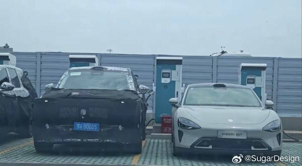 疑似小米增程SUV最新谍照曝光 与SU7同框 设计很霸气