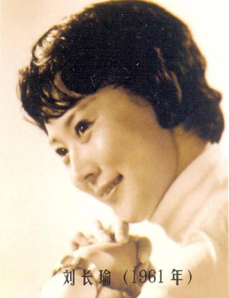 《红灯记》李铁梅，从结婚到丈夫去世，仅4个月，83岁近况如何？